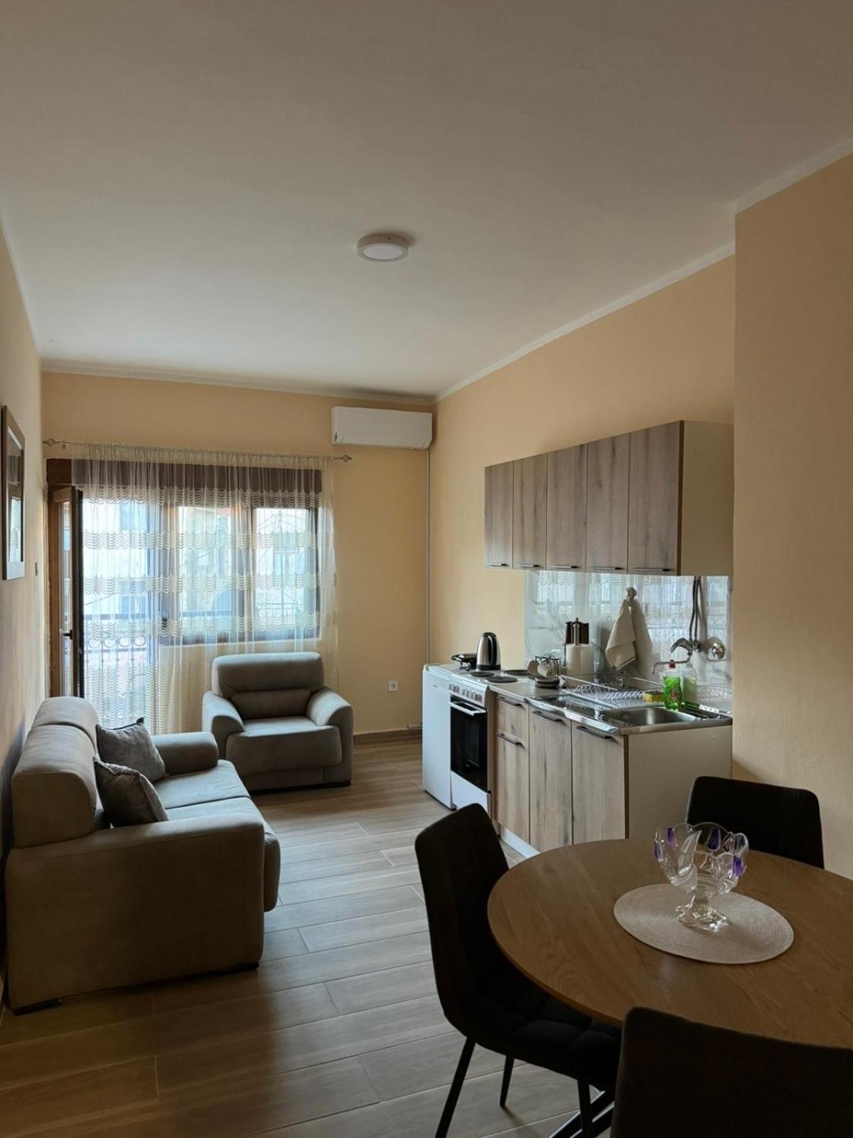 Apartmani Bulevar 采蒂涅 外观 照片