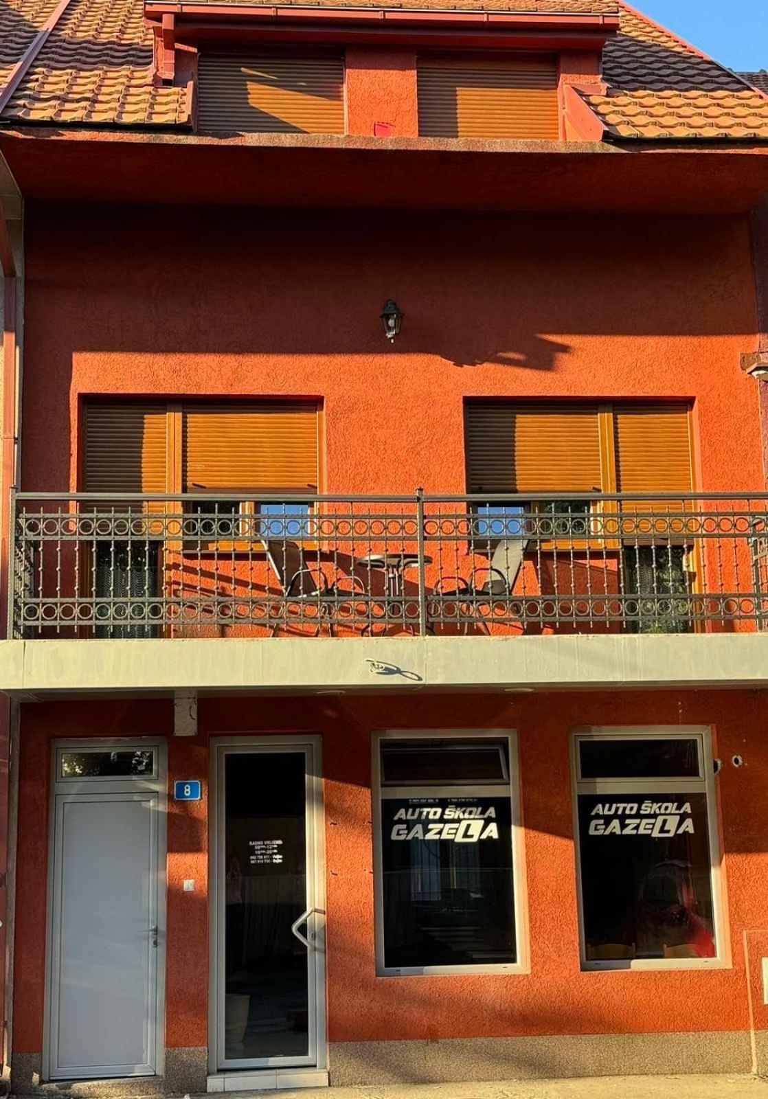 Apartmani Bulevar 采蒂涅 外观 照片
